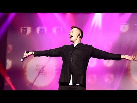 Видео: Стас Пьеха  - Попурри - Виктор Дробыш - БКЗ Октябрьский - 30.11.2017 - Санкт-Петербург