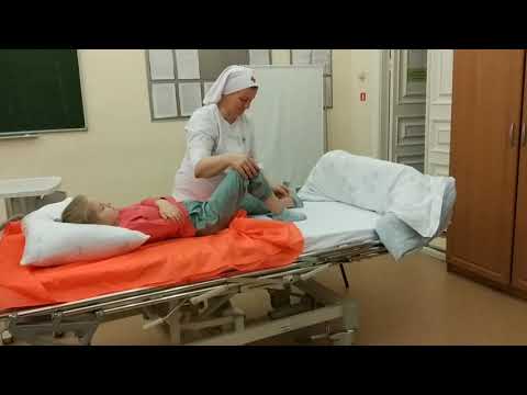Видео: Подтягивание пациента на скользящей простыне 3 способ