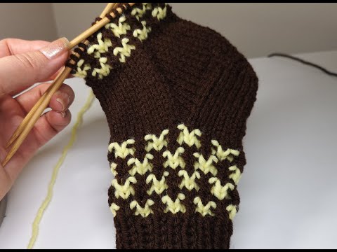 Видео: Ленивый жаккард по кругу для вязания носков и варежек. Двухцветный узор спицами. 129