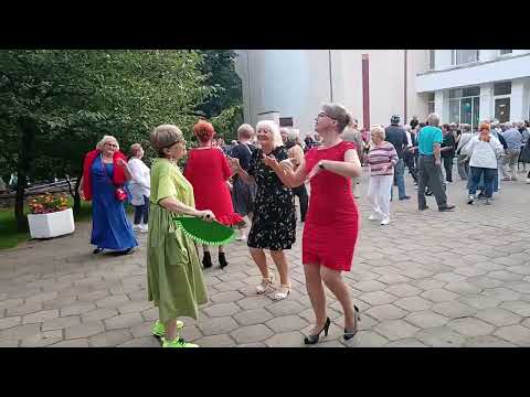 Видео: Ну-ка, ну-ка.....  23.08.25 Гомель парк Луначарского 🥰💫