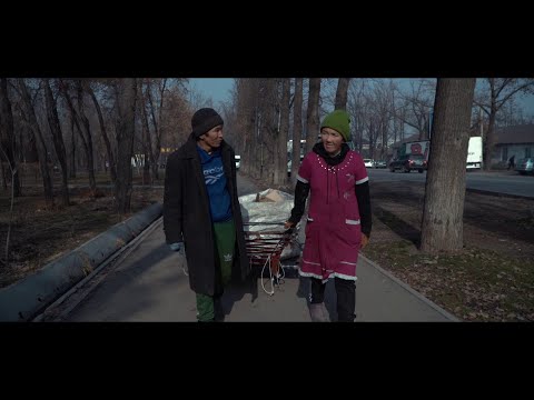 Видео: Баклажка терип, күнүнө 3 миң сомго чейин тапкан көчө адамдары / Атайын репортаж / НТС