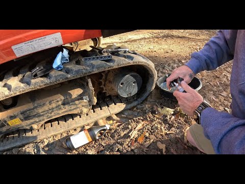 Видео: Масло для главной передачи мини-экскаватора Kubota. Готовимся к доставке гравия на подъездную дор...