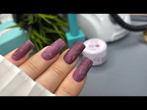 Видео: Трендовые дизайн ногтей с матовым топом. Маникюр в осенних оттенках.