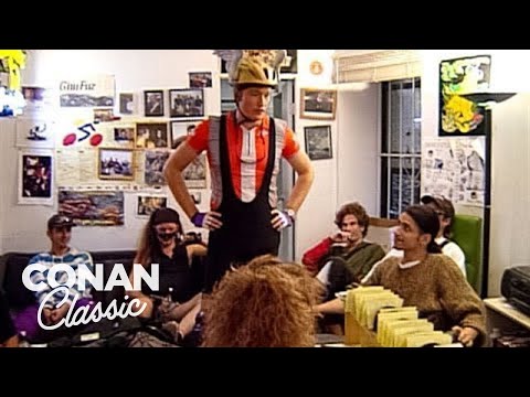 Видео: Конан становится велокурьером | Вечер с Конаном О’Брайеном