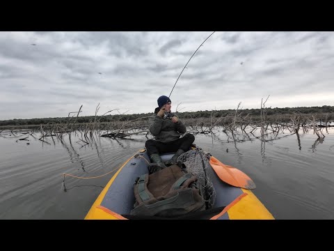 Видео: Рыбалка с каяка на водохранилище
