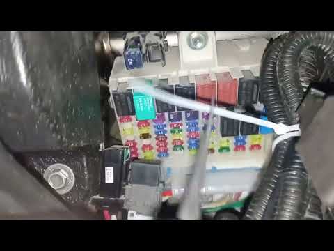 Видео: Хонда фрид подключение ПТФ, доделываем то что начал клиент