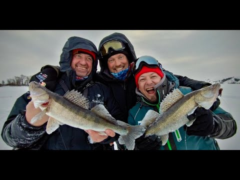 Видео: Ратлин Bay Blue (SMITH), лед, судак, Кама