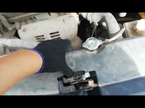 Видео: Снятие переднего бампера Geely MK (MК Cross)