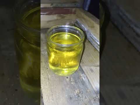 Видео: Як правильно годувати бжіл  на зиму і як готувати сироп для бжіл