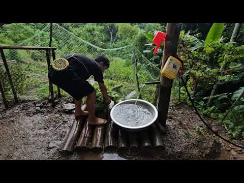 Видео: Полное видео о тяжких днях бедного мальчика-сироты, пытающегося заработать на жизнь.