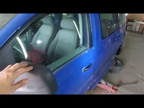 Видео: ПРОВИСЛА ДВЕРЬ В VW CADDY, РЕГУЛИРУЕМ ПЕТЛИ