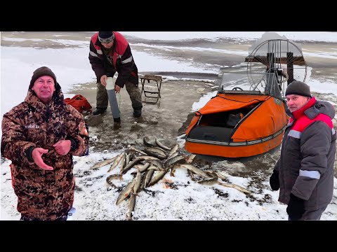 Видео: Ничего себе, ПЕРВЫЙ ЛЁД! Щука в реке просто кишит! Вот это ОТКРЫТИЕ СЕЗОНА!