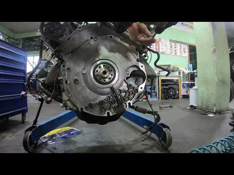Видео: Разборка двигателя для замены цепи VW Touareg 3.0 TDI