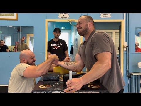 Видео: Даю фору и пытаюсь вытащить поединок в крюк | День спаррингов