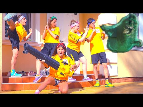 Видео: ОХОТНИКИ ЗА ПРИВИДЕНИЯМИ в Реальной Жизни ! Школа с Призраками