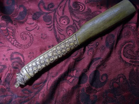 Видео: Топорище резное,волк и плетёнка