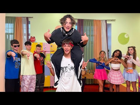 Видео: КАМИЛ СЕ ВЪРНА В КАМПУСА!!! Да направим купон с приятели? / KiKiDo Campus Bulgarian