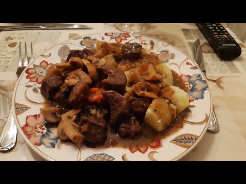 Видео: Мясо по бургундски. 🥩🇫🇷