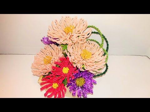 Видео: АСТРЫ, ХРИЗАНТЕМЫ в осенней композиции из бисера МК от Koshka2015 - цветы из бисера,  бисероплетение