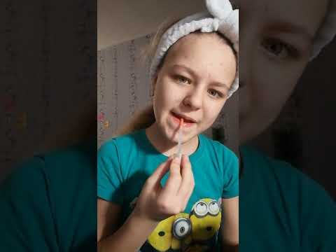Видео: незнаю сколько но сделаем вид что 100 слоев блеска на губах асмр видео