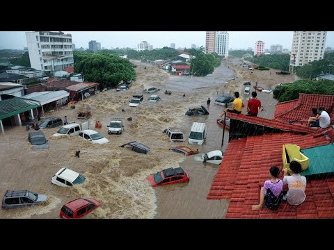 Видео: Вьетнам сегодня тонет! Внезапные наводнения в Тхай Нгуене, достигающие крыш, люди оказались ловушке