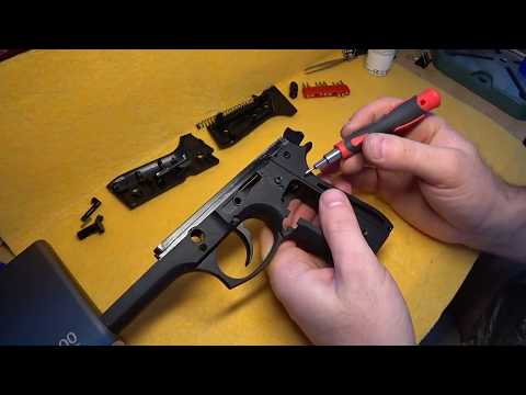 Видео: Инструкция по разборке пневматического пистолета Beretta M-92 от WE