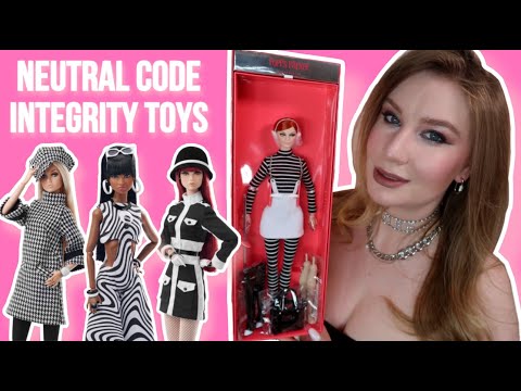 Видео: Обзор на куклу Chain Reaction Ginger Gilroy от Integrity Toys | Примерка нарядов Neutral Code