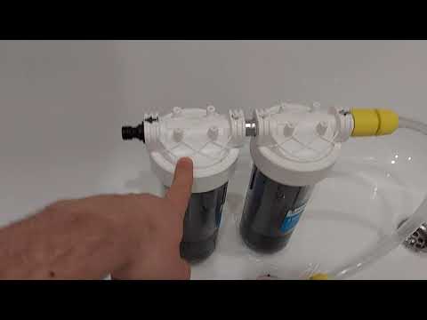 Видео: Подмена воды в аквариуме