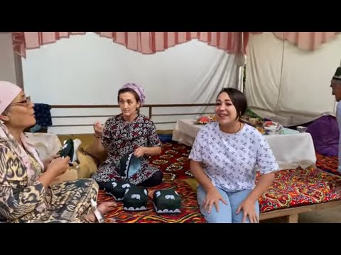 Видео: Такое впервые!! ЧУСТ! Как шьют знаменитые чустские тюбетейки. Огромный базар тюбетеек в Узбекистане!