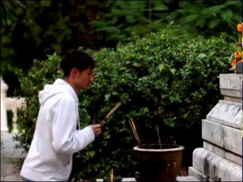 Видео: Монашеская жизнь в Таиланде 2 | Monk's Life in Thailand FILM 2