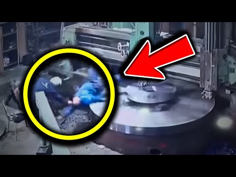 Видео: Авария вращающегося механизма попала на камеру…