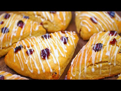 Видео: МЯГКИЕ ЯБЛОЧНЫЕ СКОНЫ! Булочки БЕЗ дрожжей ВЫПЕЧКА к чаю | Кулинарим с Таней
