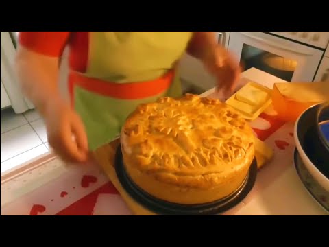 Видео: Праздничный грибной пирог!
