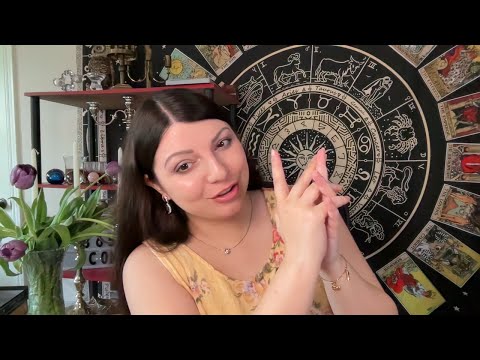 Видео: Счастлив ли он без вас? Таро Юлия Петрова Прямые Эфиры