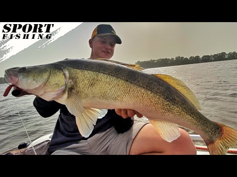 Видео: ОТ ЭТОЙ ПОКЛЁВКИ ТРЯСЛИСЬ РУКИ! МОЙ РЕКОРДНЫЙ СУДАК НА ДЖИГ! Ловля крупного судака на джиг с лодки!