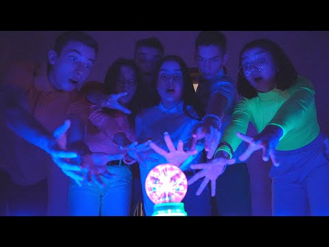 Видео: МАГИЧЕСКИЙ ШАР ! ДАША ПРЕДСКАЗАЛА БУДУЩЕЕ *1 часть*