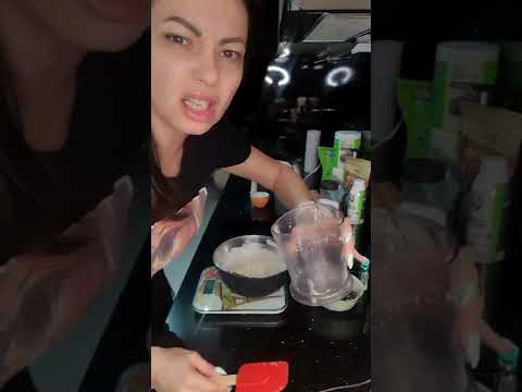 Видео: Бърз сладкиш с боровинки по зоната