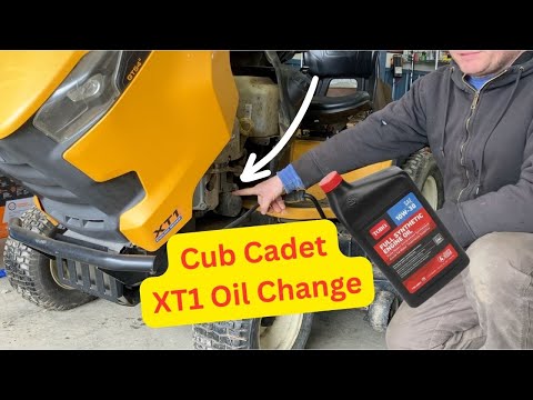 Видео: Замена масла Cub Cadet XT1