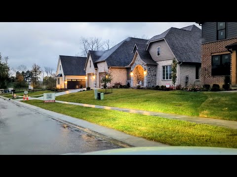 Видео: Странные дома в глухом районе штата Огайо за миллион долларов