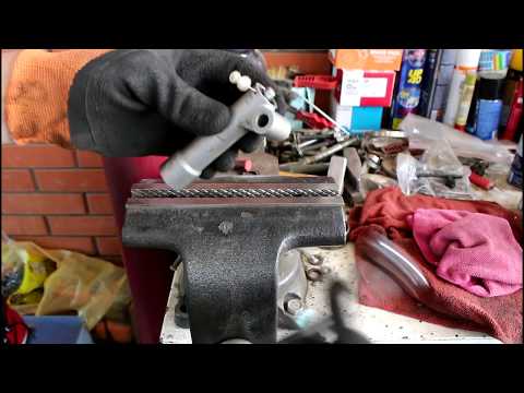 Видео: Замена ремня ГРМ и роликов на Mitsubishi Colt 1,5 Мицубиси Кольт 2003 года 2часть