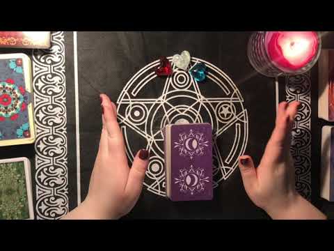 Видео: Асмр Гадание (шепотом) | Что ему нравится во мне?