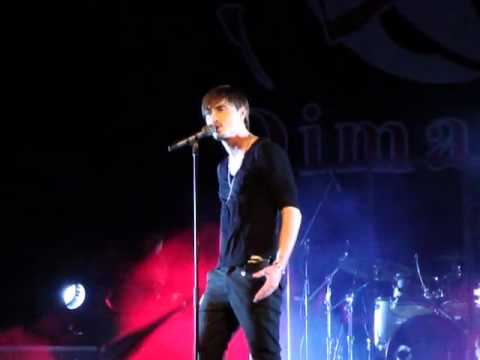 Видео: Дима Билан - "Porque aun te amo" (LIVE!) Пятигорск (1.12.2010)