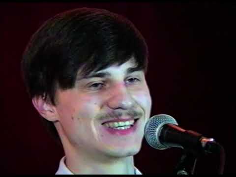 Видео: Концерт "Бардак" в Перекрестке" в клубе "Перекрёсток" в ЦВР Московского района 2 апреля 2000 года.