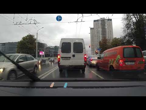 Видео: Вождение на МЕХАНИКЕ. Учимся выезжать в ЧАС ПИК.