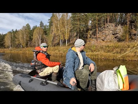 Видео: По реке на лодке