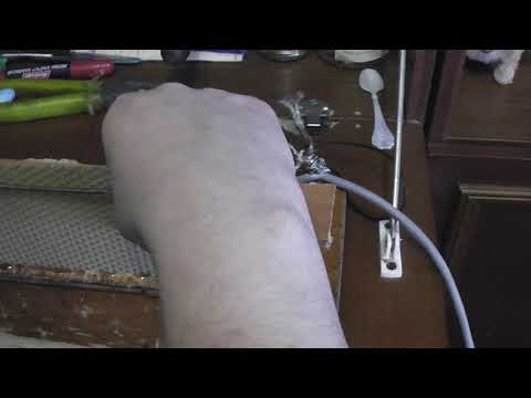 Видео: Наващивание альпийской рамки, электронаващивателем.любительское пчеловодство.мфу улья,