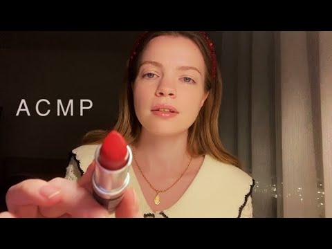 Видео: АСМР ▪️ Угощу тебя конфетками и накрашу 🍬💄 Шепот