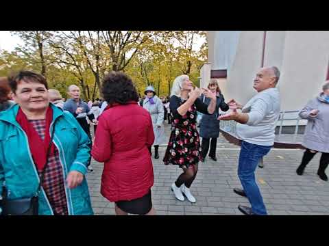 Видео: 27.10.24г..."Всё равно Моею станешь Ты"... звучит на танцполе в Гомельском парке...