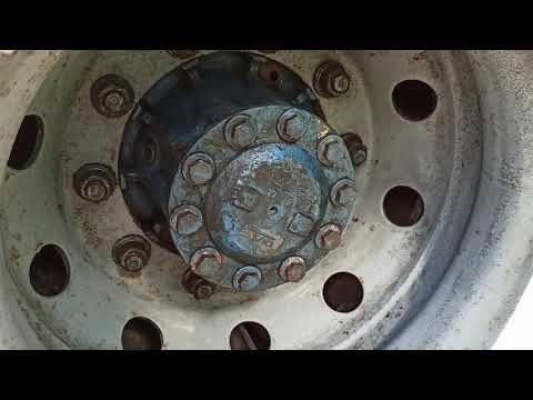 Видео: Daf 95 ATI. Замена сальника и подшипников ступицы заднего моста.