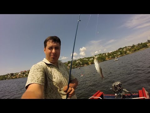 Видео: Лодка "Крым"+ Вихрь 25 подключение руля,командера-газ реверс .Пузанок рыбалка